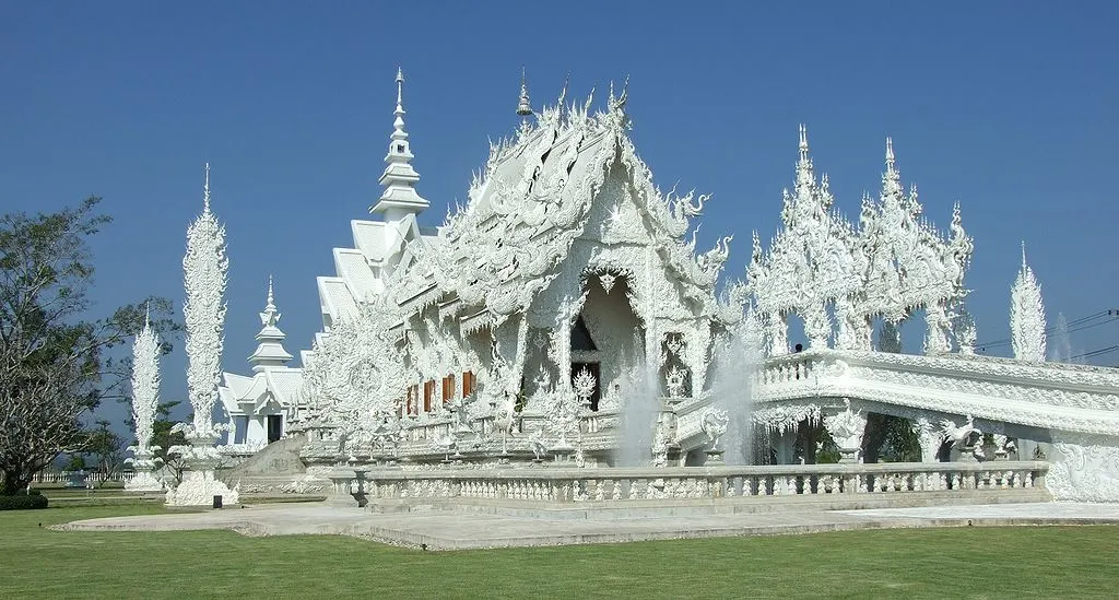 white temple chiang rai