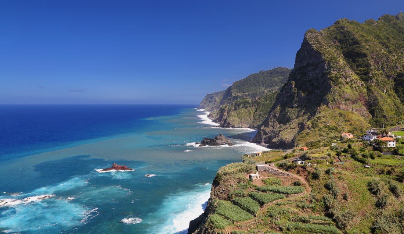 7 Scenic Road Trips in Portugal To Go On in 2023