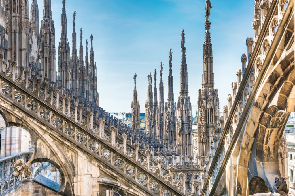 Milan, sunset walk among the Duomo spires every Thursday
