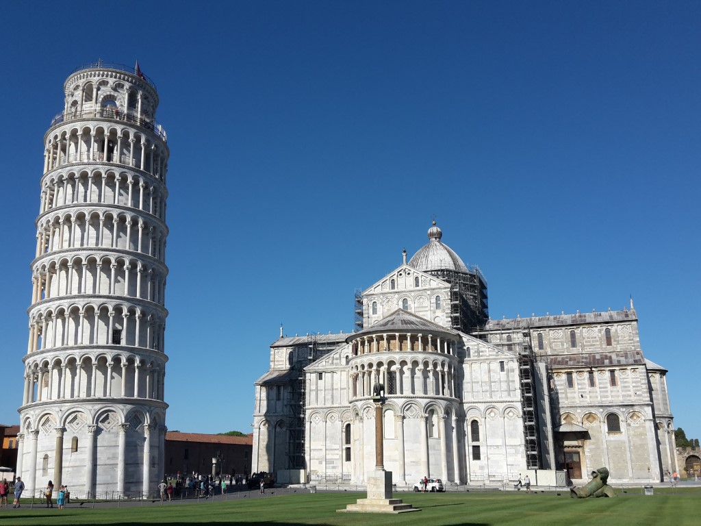 Image of Piazza dei Miracoli in Pisa, with the leaning tower of Pisa and the cathedral