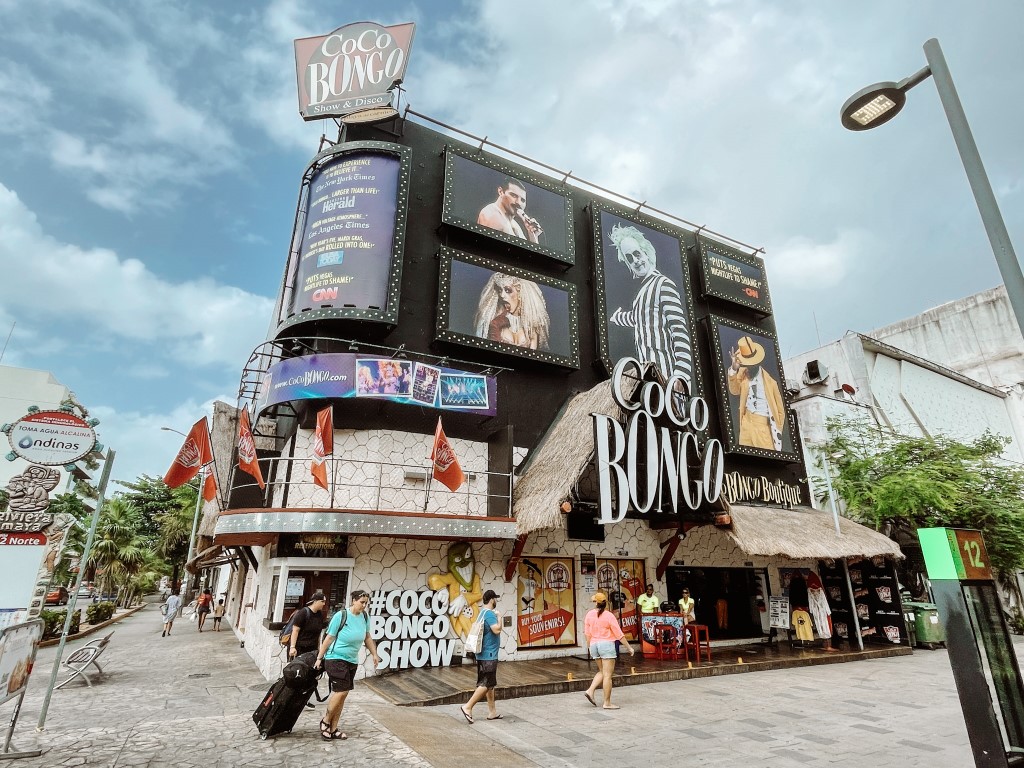 An image of Coco Bongo, a nightclub in Playa del Carmen