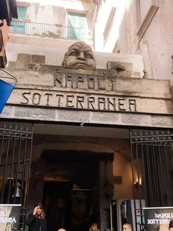 Image of Napoli Sotterranea entrance, inserted in a post about things to do in Naples