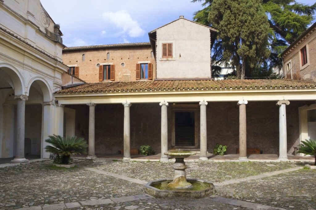 the courtyard of Basilica di San Clemente